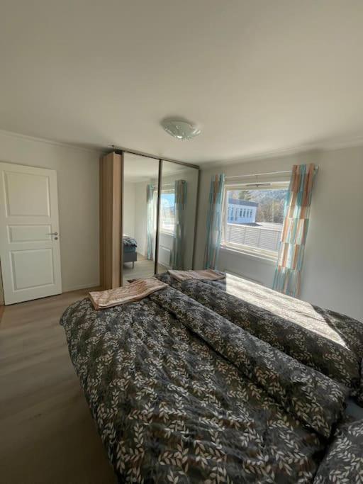 Lovely 2 Bedroom Apartmen With Free Parking Bergen Esterno foto